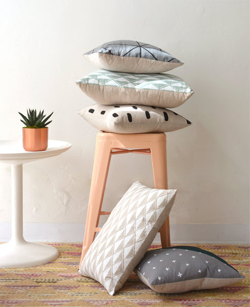 Graphic throw pillows - Cotton & Flax