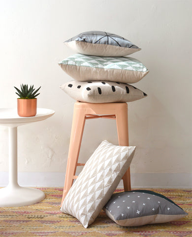 Graphic throw pillows - Cotton & Flax