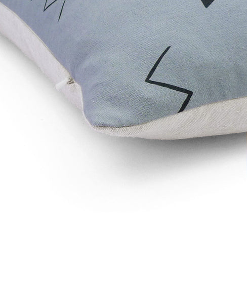 Zig Zag throw pillow detail